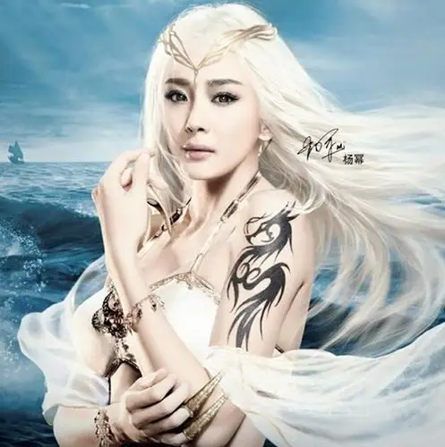 四海八荒第一美人杨幂的这个白发造型,你打几分? 第六:陈紫涵