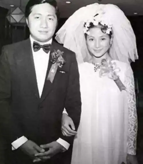 一代侠女郑佩佩去世:传奇落幕,江湖永在