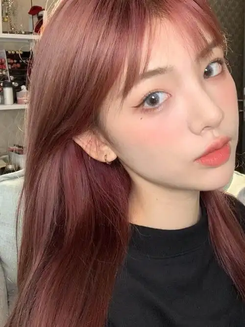 火遍2021的流行发色紫灰色素颜无压力亚麻棕灰掉色也很美