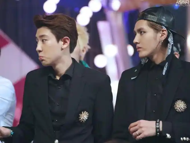 吴世勋与吴亦凡的颜值对比如何