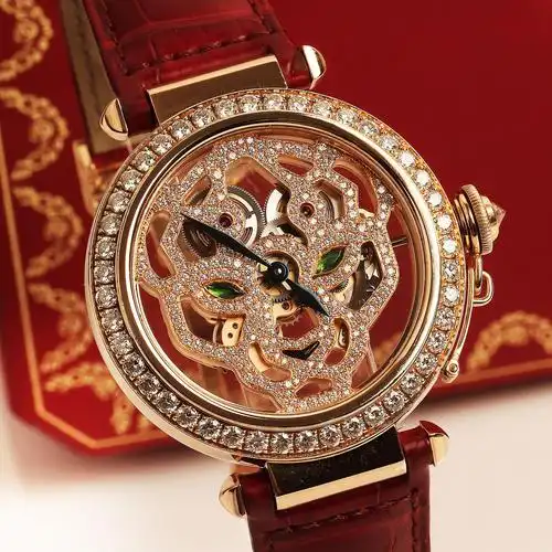 卡地亚豹子魅影手表镀金吗?