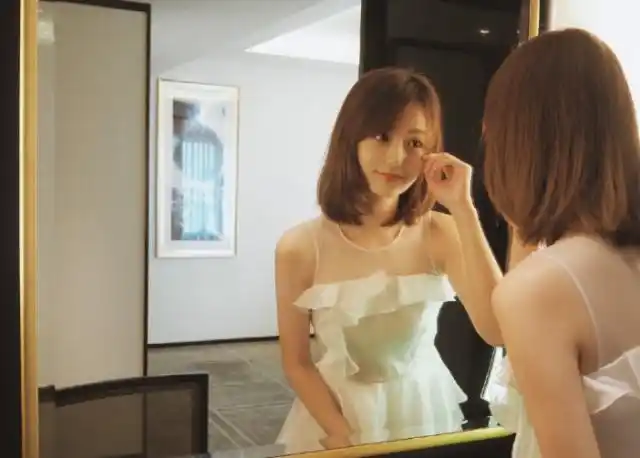 nba当红女主播小七,神仙颜值十分讨喜,私下是库里的球迷