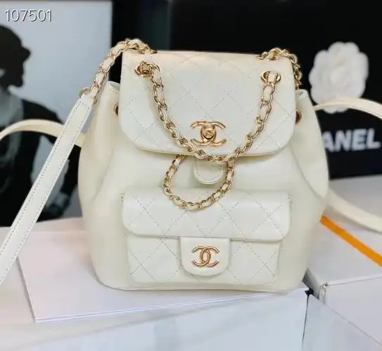 chanel白色双肩包美炸了