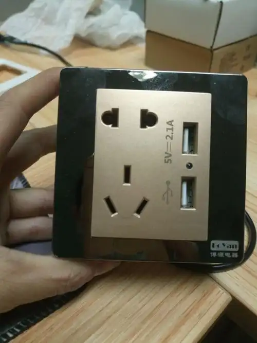 86型智能usb墙壁插座五孔插座面板墙壁手机充电面板