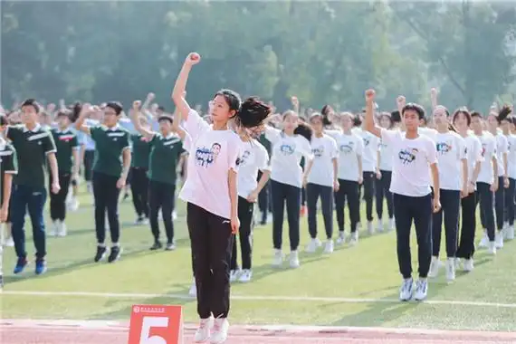 重庆市合川中学探索特色育人模式促进学生人人成才