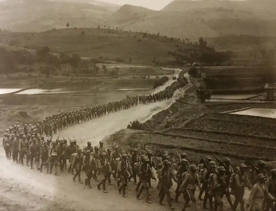 抗战时期滇缅战场老照片年轻的儿郎为保家卫国奔赴战场