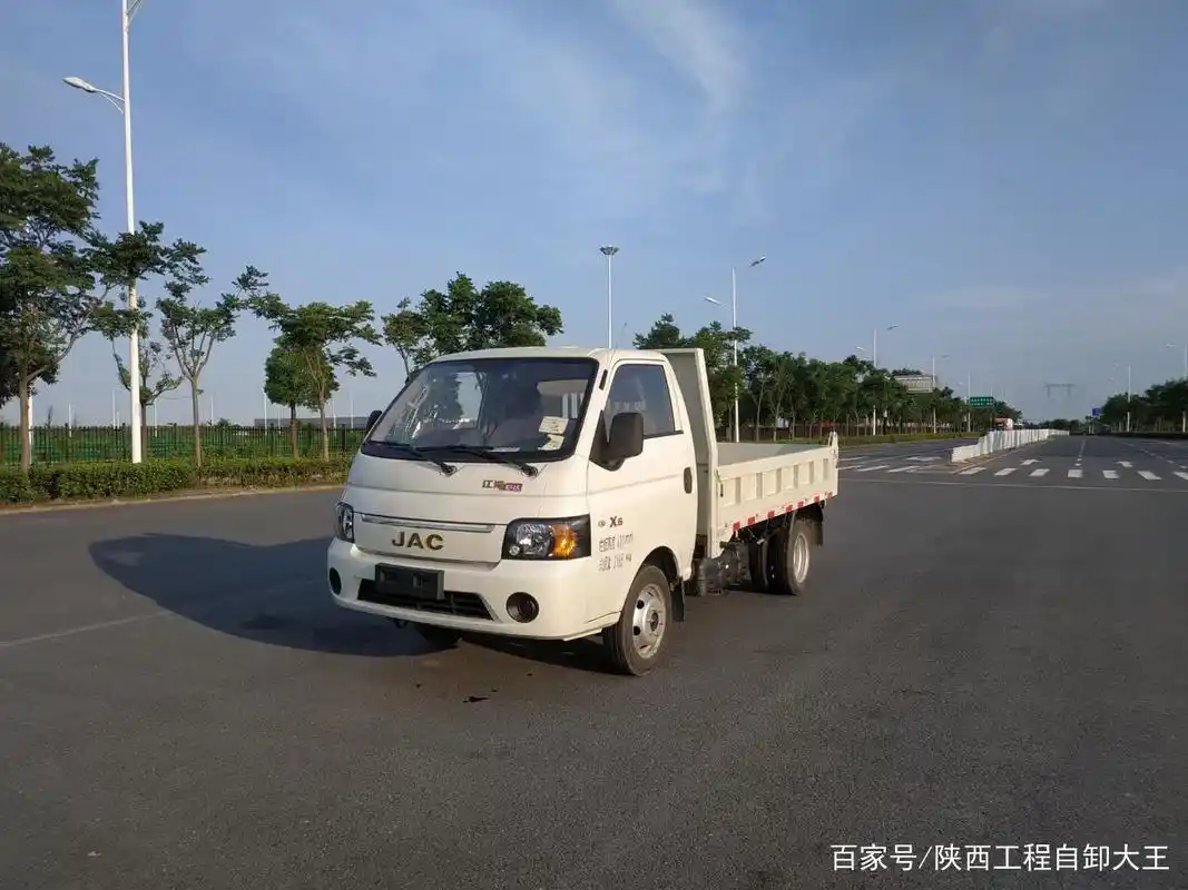 江淮精灵王小卡自卸