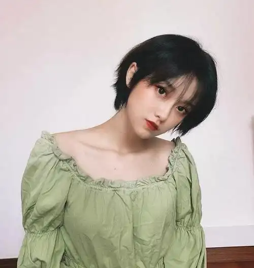 今年流行的短发发型,气质减龄显脸小,圆脸,方脸的人也适合