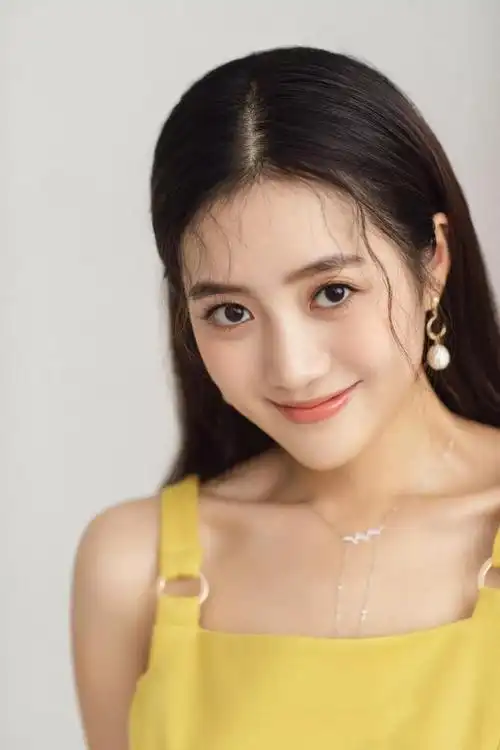 王梓薇,让人心动的甜美女孩|小花旦|小清新|娱乐圈|爱情剧_网易订阅