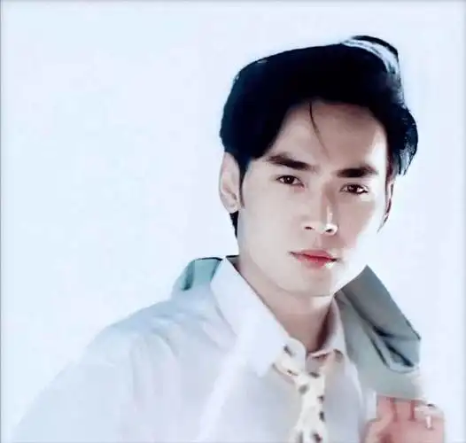 焦恩俊:公认的美男子,爱妻爱女的他,为何两段婚姻都被抛弃?