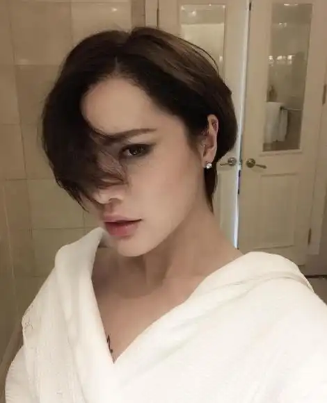 时大漂亮是男是女时大漂亮个人简历照片