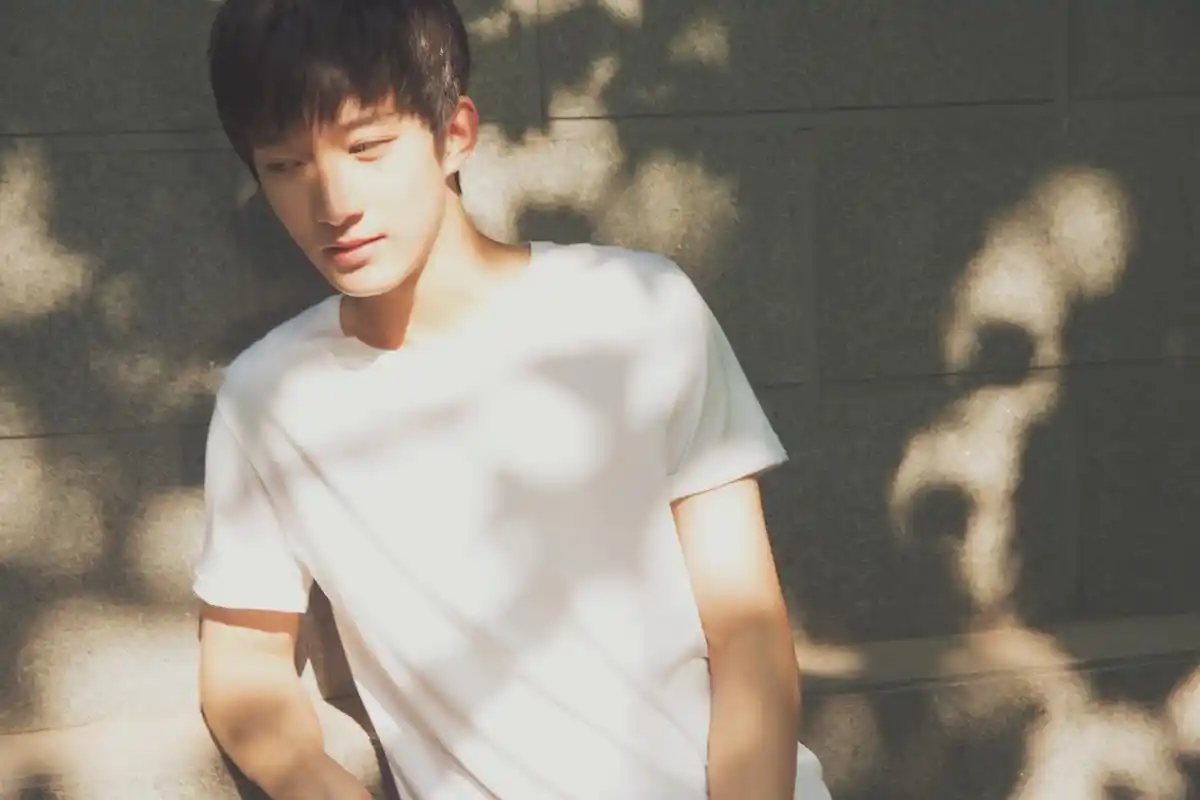 校草曹恩齐曝盐系写真 加盟《你好旧时光》引期待