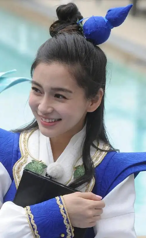 或淡妆生图也很美这一季开始也成为了很多人心目中的女神跑男团的公主