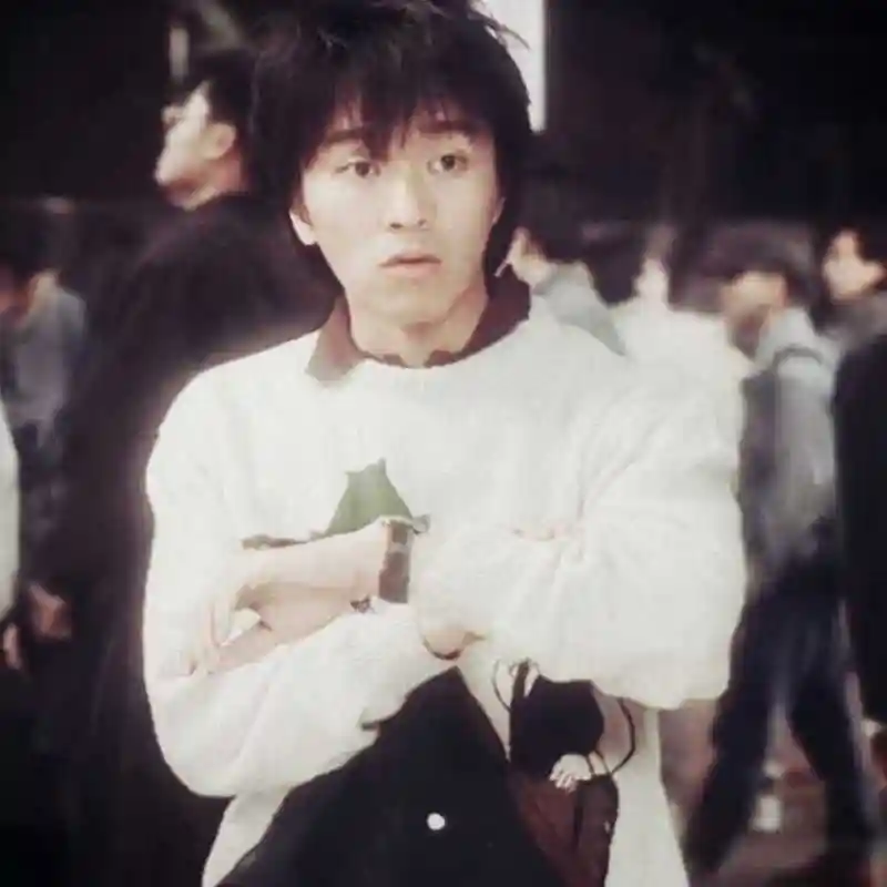 真没想到周星驰年轻时颜值这么高,完全不输现在任何小鲜肉