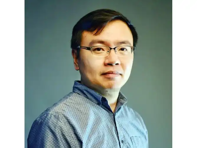 首页>欢迎设计学院新任系主任>工业设计系主任罗承浤博士"我还希望本