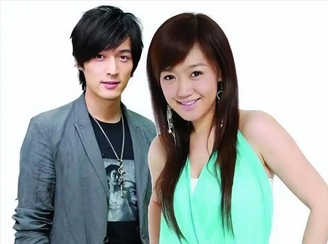 回顾薛佳凝:分手15年后胡歌娶妻生子,她却选择出家,心酸无人知