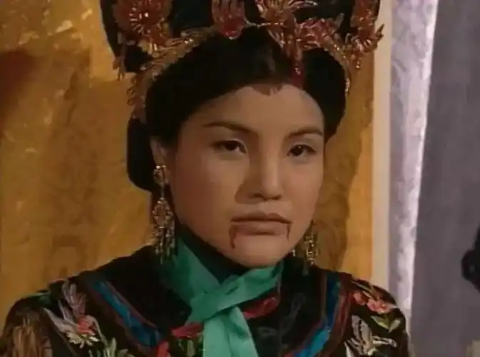 这个"香港最丑女明星"被打了!我却很心疼