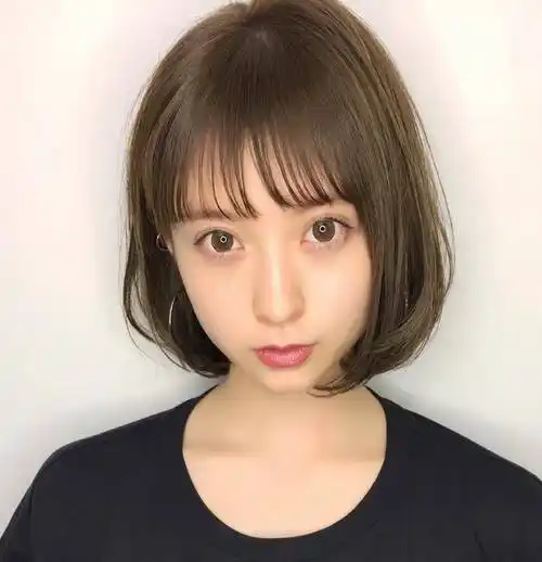 这8短发,一款比一款好看_鹅蛋脸_自然_卷发