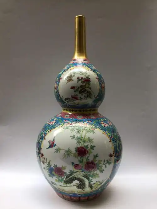 14号拍品:雍正御制描金珐琅彩花鸟纹葫芦瓶,高59,口径3.