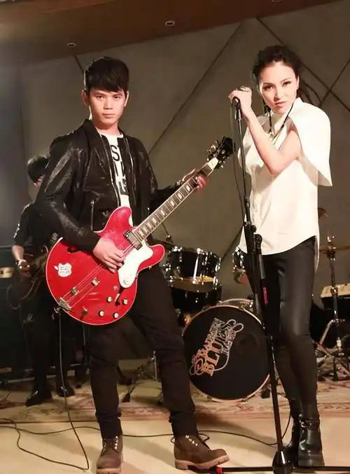 36岁汪峰学员张恒远去世,去年刚与毕夏结婚,孩子不满一岁_声音_中国