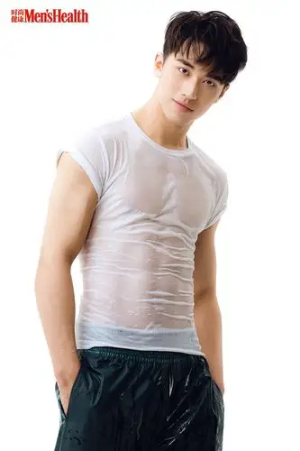 许魏洲登杂志周年刊封面 英俊少年荷尔蒙爆棚