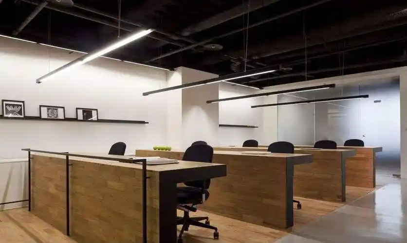 500平现代时尚风格办公室顶棚装修效果图