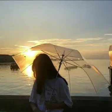 可爱女生头像真人背影夕阳