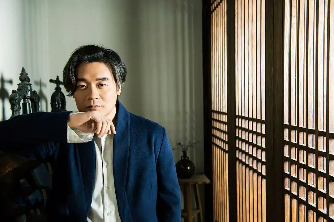 张嘉佳(1980)江苏～《云边有个小卖部》