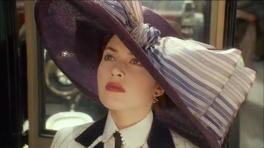 电影泰坦尼克号最浪漫的吻戏小李子吻得真是太投入了