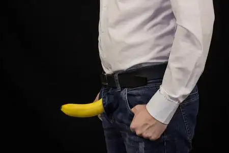 黑色香蕉裤图片