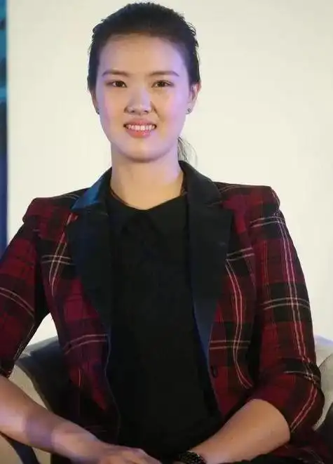 中国女排三大主攻:留不住的朱婷回不来的张常宁无休息的李盈莹