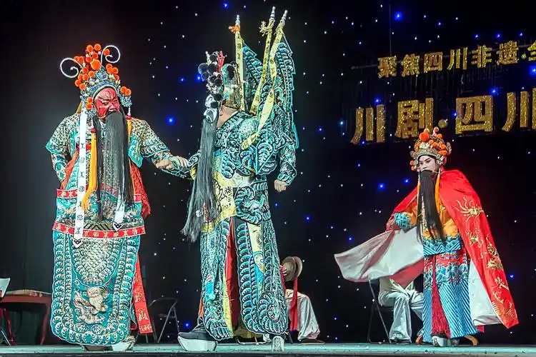 聚焦四川非遗 之 传统川剧《三英战吕布》