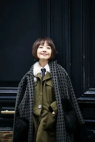 鲁豫示范早秋穿搭,又飒爽又保温堪称穿搭教科书