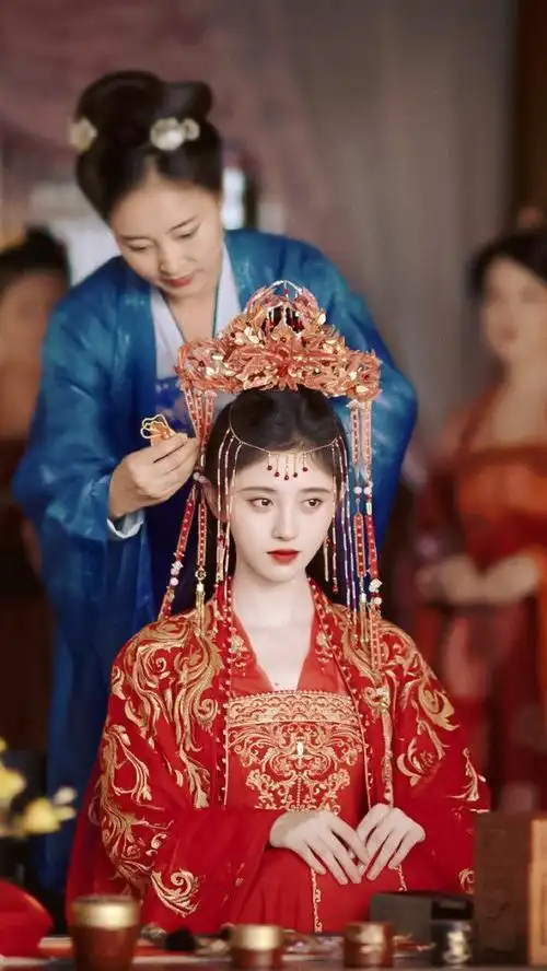 嫁衣才衬美人,白鹿好凄美,宋轶自带仙气,赵丽颖红绿配美哭|头饰|古装