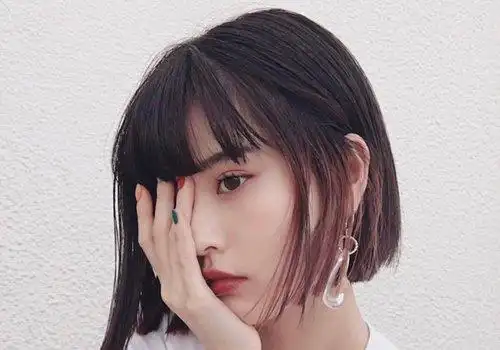 胖圆脸女生适合什么短发型 小清新短发时尚好打理还缩脸_发型造型