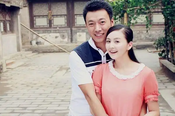 出道20年零绯闻,老公苦追十年终于抱得"美人归",被宠成公主_戴娇倩