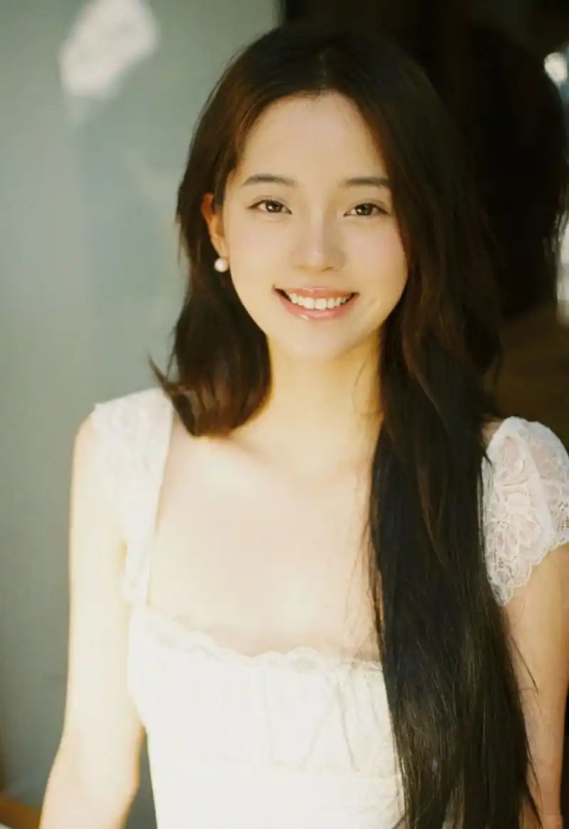 欧阳娜娜生日写真娜比的6件唯美仙女裙好美 娜比,真的长大了!