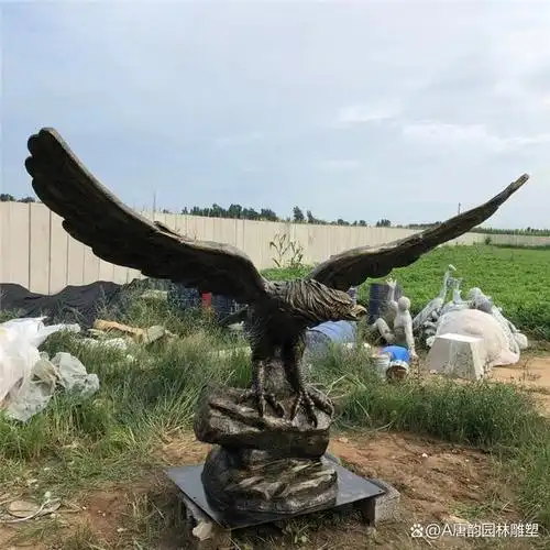 玻璃钢老鹰雕塑,雄鹰展翅,威武霸气