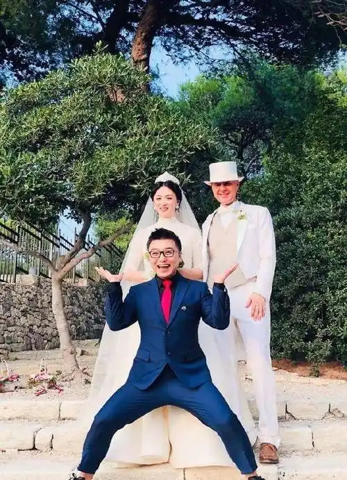 56岁金星官宣再婚,3次领证感情曲折,3个小孩近况曝光!_汉斯_孩子_登记