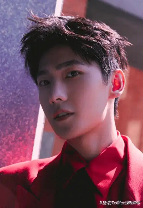 杨洋开怼粉丝:"都安静点"再起风波,杨洋恐和李佳琦下场一样!