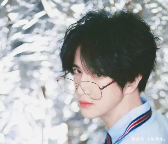 薛之谦:你白发苍苍,我仍听你歌唱.