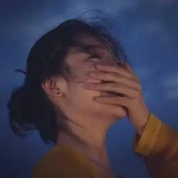 你是我义无反顾撞过的南墙00后心碎伤感流泪的女生2020头像