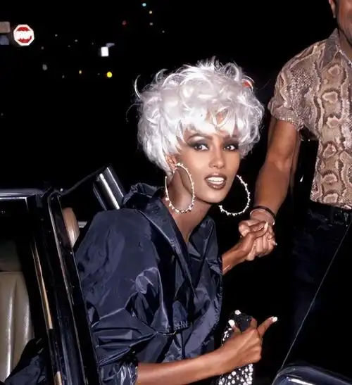 最美黑人"黑珍珠":18 岁挑战欧美一战成名,征服了白人审美