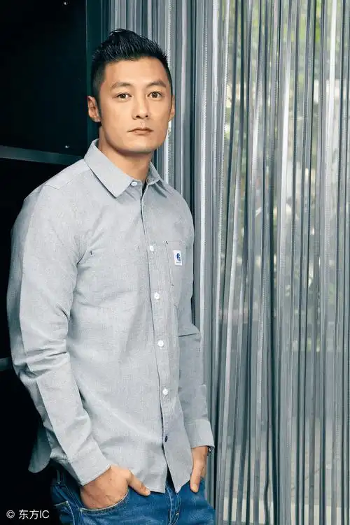 余文乐,香港潮男的代表之一,越老越帅