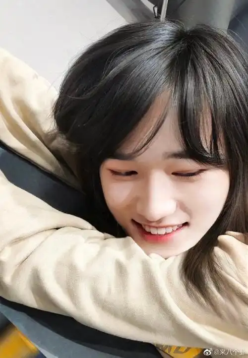 宋亚轩问自己女装漂亮吗