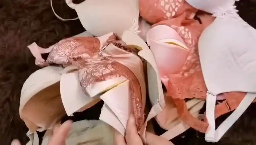 一大早那么多小姐姐扔掉海绵内衣,穿上我们的法国兮媚功效型调整内衣