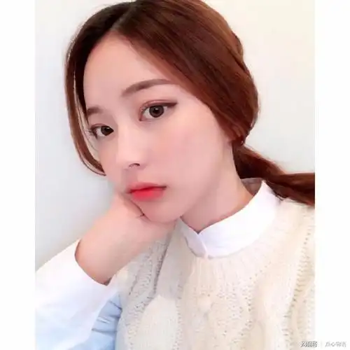 女孩自拍的图片头像一般动的兴像