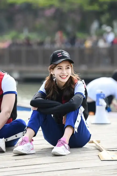 angelababy《奔跑吧》被曝体重90斤 健身心得贵在自律