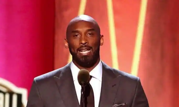 夜谈会你的想象中名人堂演讲台上的科比应该是怎样的