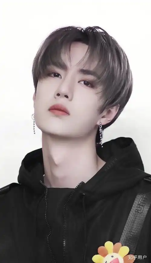 王一博有哪些绝美图片可以要无水印的吗别问问就是想空手套美图